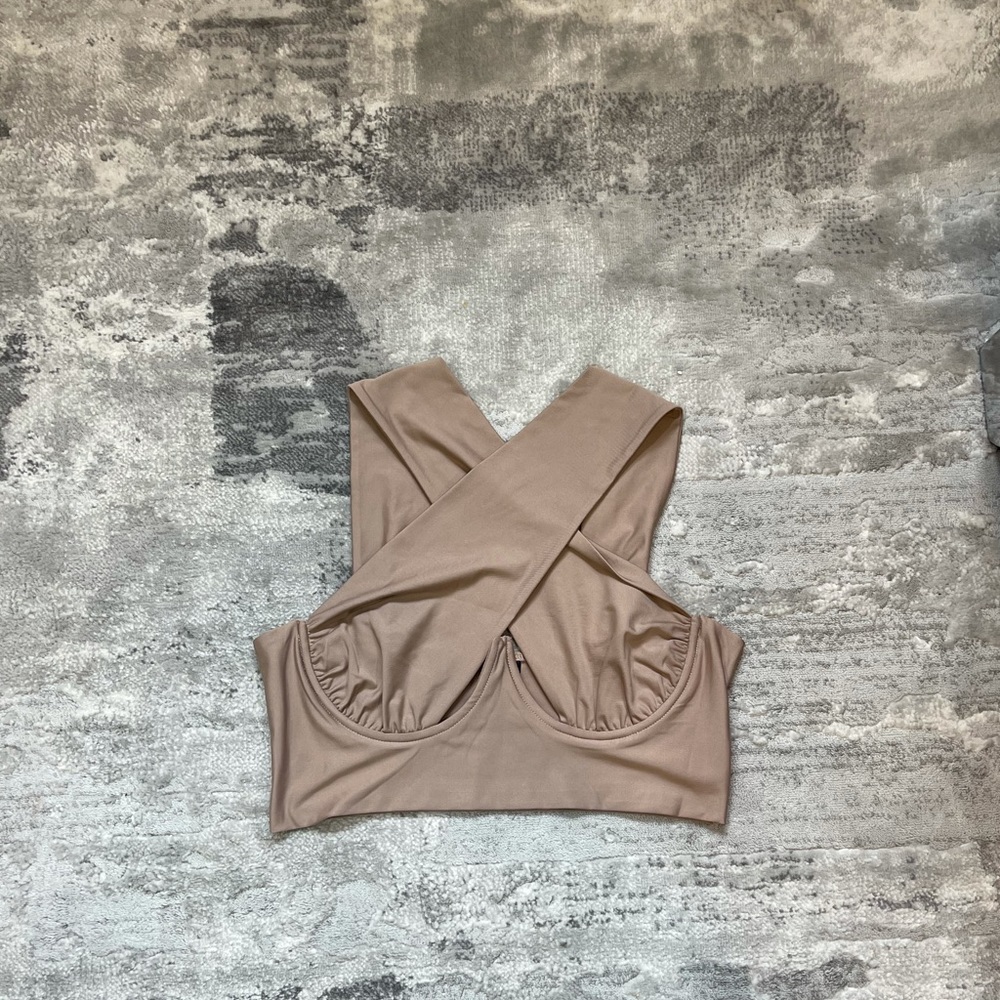 🌟tan cross wrap top